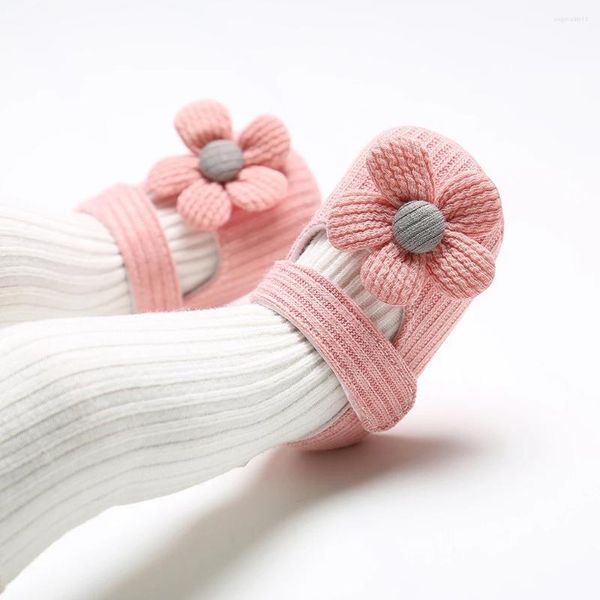 Chaussures de premiers marcheurs à fleurs solides, Tube bas, attaches à crochets et boucles, chaussures en coton pour enfants, belles bottes de pré-marche souples pour le printemps