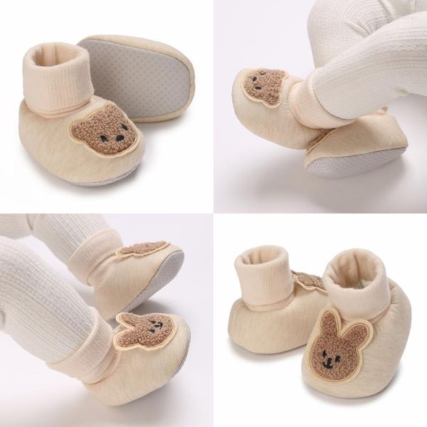 Premiers marcheurs printemps et automne bébé haut Tube mignon couvre-pieds avec semelles en tissu adhésif antidérapant dessin animé jouet chaussures de marche