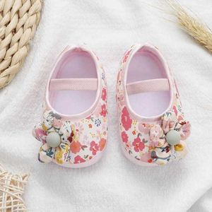 Eerste wandelaars lente en zomer meisje prinses schoenen eerste wandelaar zoete bloem versierde canvas schoenen d240525