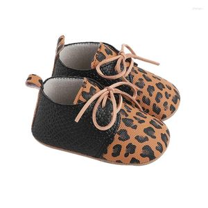 Premiers marcheurs printemps automne bébé chaussures infantile imprimé léopard né fond souple antidérapant en cuir enfant en bas âge décontracté