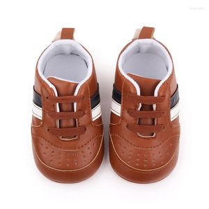 Eerste wandelaars Spring Baby Boy Casual Sneakers Infant Classic veter-up zachte Soled Toddler Shoes Born Walker 2023