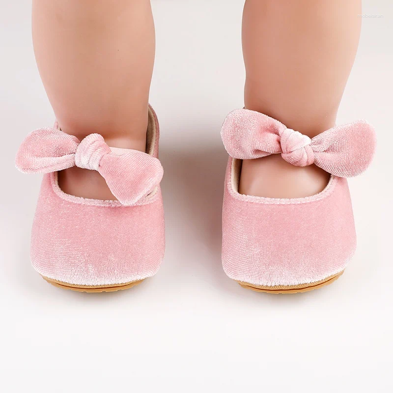 Första vandrare Spring Fall Born Baby Girl Casual Prewalker Shoes Toddler Leather Princess Bows Flats Infant Trainers Learning Walking Walking