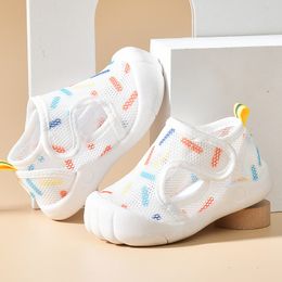 Eerste wandelaars zomer ademende lucht mesh kinderen sandalen 1-4t baby unisex casual schoenen anti-slip zachte zool lichtgewicht 221208