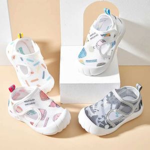 Eerste Walkers zomer ademend gaas childrens sandalen baby unisex casual schoenen niet slip zachte zolen baby lichtgewicht schoenen Teniz D240525