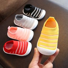 First Walkers Toddler Baby Casual Shoes Summer Transpirable Fly Woven Fabrics Lindos zapatos de tenis Baby Girl Shoes 1 año First Walkers Boy Sneaker 230520