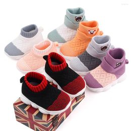 Premiers marcheurs chaussures pour tout-petits hommes et femmes bébé printemps automne semelle souple antidérapant respirant loisirs Sports volant