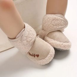 Bottes de neige chaudes pour berceau de bébé, chaussettes antidérapantes douces et confortables pour fille et garçon, chaussures pour bébé 231122