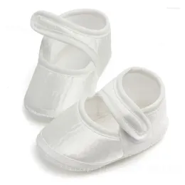 Premiers marcheurs blancs nés bébé Lightweigh Steps Douces et de soutien chaussures de marche tendance durables