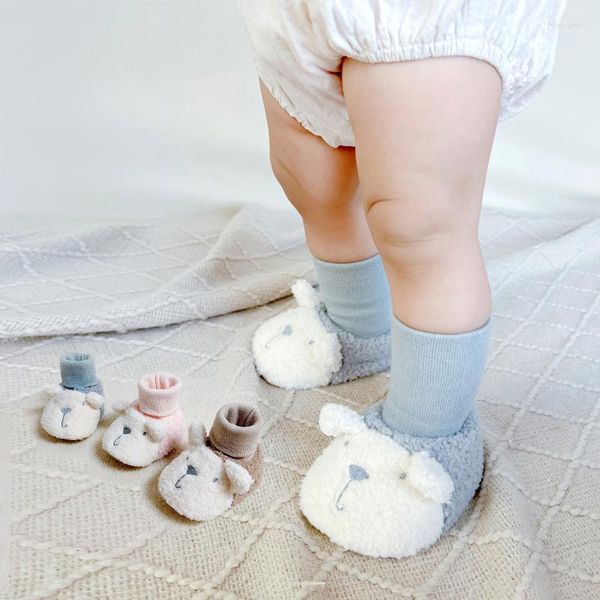 Premiers marcheurs d'hiver pour filles et garçons, semelle souple, en flanelle, garde au chaud, chaussures pour bébés filles, bottes de neige en fourrure pour tout-petits de 0 à 12 mois