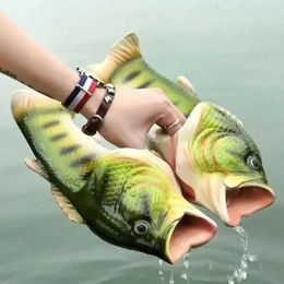 Pêcheurs de poisson Femme Funny Creative Home Home non glissée Mode Salted Fish Word Drag Mens Trendy Slippers Outdoor Beach 240410