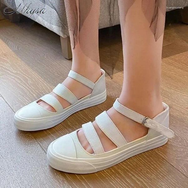 Chaussures de fitness 2024 Spring Ladies Flat Bottom Breatchable Casual Casual Women's Fashion Fashion Hollow Femmes Light Light confortable Sneakers