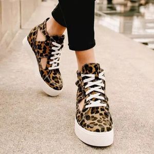 Zapatos de fitness de la plataforma europea y americana grano de grano hueco de lecho de lecho single de piso de alto ocio mujeres de alto ocio