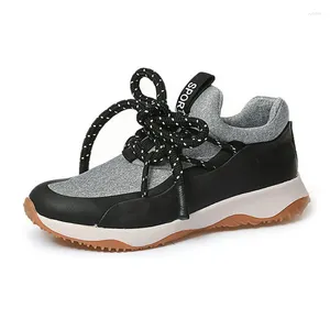 Chaussures de fitness Four Seasons 2024 Femmes lacets lourds dans la chaussure de chaussure féminine décontractée.