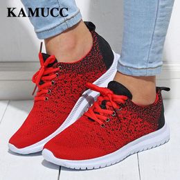 Zapatos de fitness Kamucc Women Sneakers Summer Vulcanize Femme Femme Up entrenadores Damas Ligeros tenis feminino