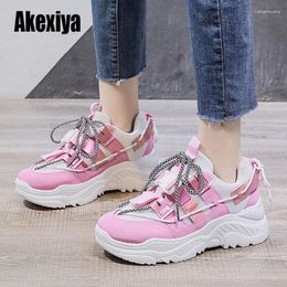 Chaussures de fitness Sneakers à lacets Femmes Fouilles de caoutchouc dames dames papa rond plateforme Sheos Casual Vulcanie femme automne