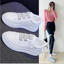 Chaussures de Fitness printemps automne femmes baskets de Sport décontracté femme à lacets blanc femme vulcanisé Waliking Tenis Feminino