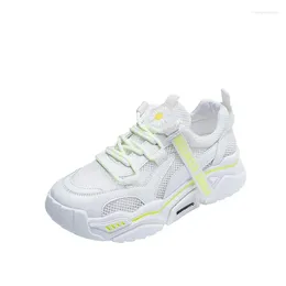 Chaussures de fitness Femmes Femme Sneaker Sneaker Étudiant Mesh Sports Adolescents décontractés 2024 Corloge à lacets solides d'été Plaform blanc