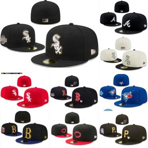 Chapeau à chapeau en forme pour hommes chapeaux de baseball Black Couleur toute équipe Outdoors Sports Sports Patchée Full Fermed Ciked Hats Mix Commande 7-8