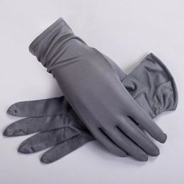 Handschoenen met vijf vingers 100% natuurlijke moerbeizijde Zomer Dames Ultradun Ademend Slaap Hydraterend Zonnebrandcrème Anti-UV Rijden Wanten M51 231114