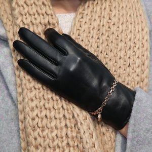 Vijf vingers handschoenen 2021 Nieuwste geïmporteerde schapenvacht echte lederen vrouw ketting decoratie winter dikker plus fluweel vrouwelijke zwarte DQ61151