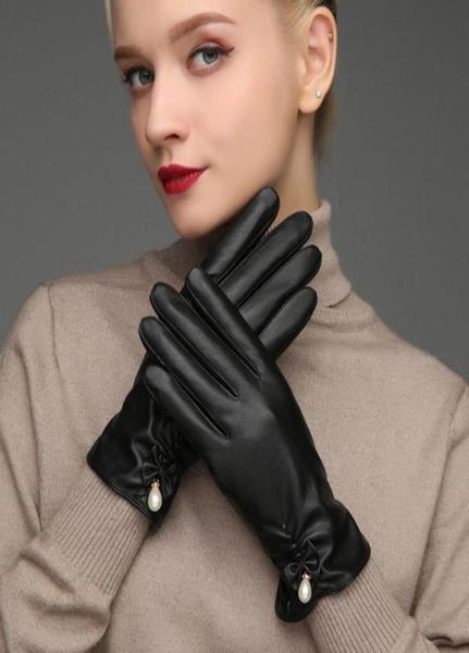 Cinq doigts Gants 2021 Femmes039S Pearl Pu Leather Hiver Velvet doublure court écran tactile chaud conduisant femelle noire S28635741999