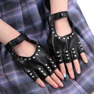 Vijf Vingers Handschoenen Zwart Gothic Klinknagels Vingerloos Gs Semi-Vingers Ademend Rijden Heren Dames Pu Leer Punk Gs Halloween Dans GsL231103