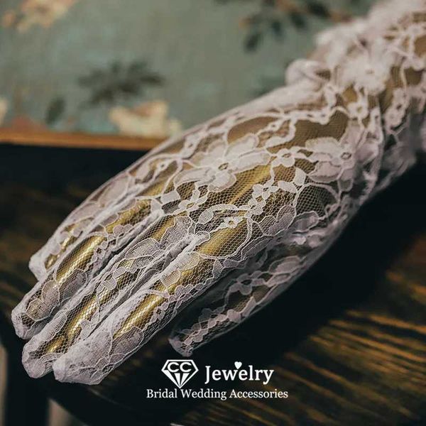 Cinq doigts gants cc gants nuptiaux accessoires de mariage pour femmes bijoux de fiançailles 100% de dentelle à la main