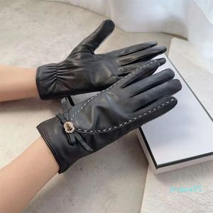 Vijf Vingers Handschoenen Klassieke Letter Designer Handschoenen Dames Leer Winter Warme Wanten Touchscreen zwarte Handschoenen maat