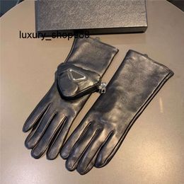 Gants à cinq doigts Gants de créateur Femmes Hiver Mitaines en cuir chaud avec poche Mode Luxe Handschuhe Femme Gant Cinq doigts Mitaines en cachemire Écran tactile