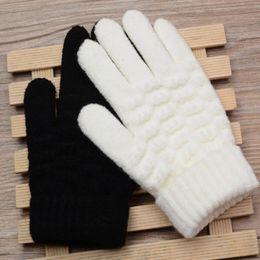 Cinq doigts Gants Mode Enfants Épais Tricoté Chaud Hiver Enfants Stretch Mitaines Garçon Fille Infantile Solide Guantes Split Finger 231204