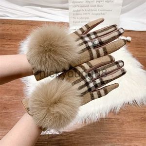 Cinq doigts gants cinq doigts gants gants en cachemire féminin dames tactiles tactile furry bal balle plaid laine conduite gant gant femelle mittens s2267 220912 x0902