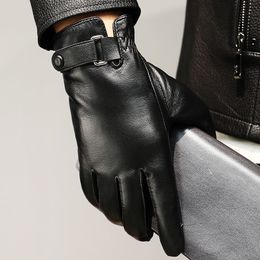 Gants à cinq doigts Gants en cuir de mouton véritable pour hommes hiver chaud écran tactile textos doublés de cachemire gants de moto de conduite 230818