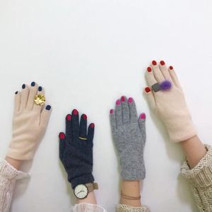Vijf Vingers Handschoenen Japanse Vrouwen Grappig Nagelpatroon Borduren Winter Warm Dikker Faux Wol Fietsen Rijden Effen Kleur Mittens232S