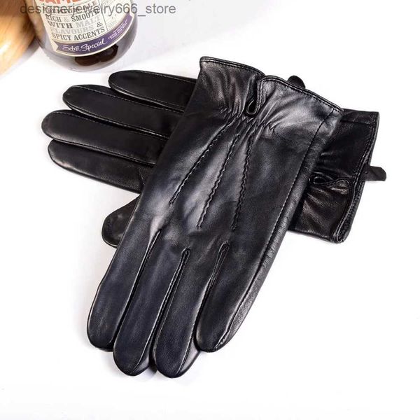 Cinco dedos Guantes para hombre Cuero real Invierno Cálido Cuero genuino Motocycle Montar Conducción Guantes de pantalla táctil al aire libre Q231206