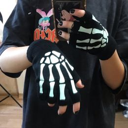 Gants à cinq doigts Gants Punk Unisexe Halloween Squelette Crâne Demi-doigts Glow In The Dark Mitaines d'hiver tricotées extensibles sans doigts 230926