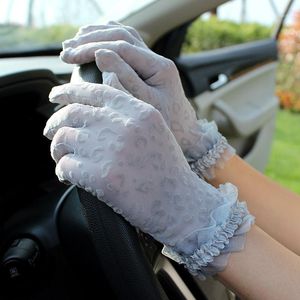 Guantes de cinco dedos Verano Sexy Encaje Hueco Protector solar Transpirable Suave Corto Delgado Estampado de leopardo Unidad Danza femenina Espectáculo Guantes1