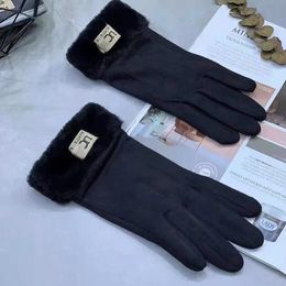 Gants à cinq doigts Gants d'hiver en peau de mouton noirs Gants épaississants Femmes Designers Gant anti-froid Luxe Doigt Lit Hommes Mode Chaud Cinq Doigts Gants