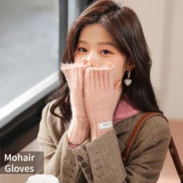 Gants à cinq doigts hiver gants tricotés sans doigts femmes mitaine en plein air en peluche épaissi chaud demi-doigt écran tactile laine travail gants noirs 231118