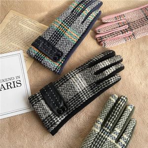 Vijf vingers handschoenen vrouwen lederen gesp knop plaid vinger herfst winter warme fleece suede fietsen kasjmier S2932