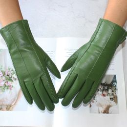 Cinq doigts gants gants en cuir pour femmes couleur courte en peau de mouton rayé doublure en velours hiver pour froid et chaud 231114