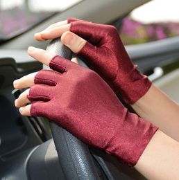 Cinq doigts gants gants pour femmes étiquettes élastiques élastiques sans doigts étiquettes spandex étiquette de protection UV femelle Glove R1127