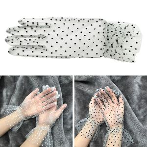 Vijf vingers handschoenen vrouwen korte mesh tule kant gegolfd vintage polka dot elegante zonnescherm bruiloft thee partij volledige vinger wanten A14 21