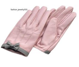 Cinco dedos guantes Women039S Diseño corto Guantes de piel de oveja Guantes de cuero genuino Diseño de arco de motocicleta rosa 27775772