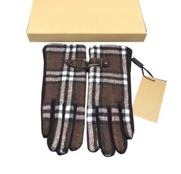 Fünf Finger Handschuhe Damen Mode Plaid Handschuhe Herbst Winter Verdicken Handschuh Top Qualität Luxus Zubehör Frauen Outdoor Winddicht1102436