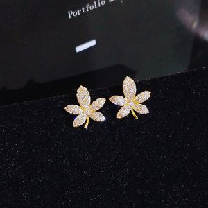 Cinq feuilles boucles d'oreilles pour femmes brillant géométrie cerceau petite mode 14K plaqué or 5a CZ femme Cocktail bijoux