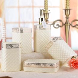Ensemble de cinq pièces en céramique ensemble de salle de bain en porcelaine blanche ivoire série de bain accessoire de salle de bain Kit de lavage267y