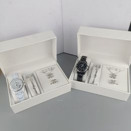 Ensemble de cinq pièces de montres, bijoux, montres de luxe pour femmes, montres à quartz à bracelet en acier simple