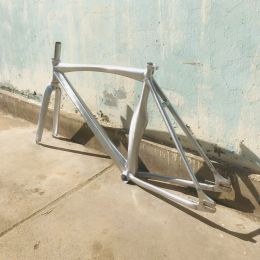 Taille du cadre de vélo de vitesse fixe Forme musculaire en aluminium Matériau en alliage en aluminium
