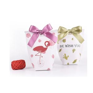 Caja de cartón plegable con patrón de flamenco, mano que sostiene una caja de color exquisita, embalaje de regalo pequeño, bolsa de embalaje de bufanda, puede personalizar su logotipo