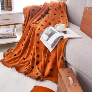 Flanelle Fashion Brand Blanket Wholesale Office Leisure Nap Air Conditioning Blanket Classic